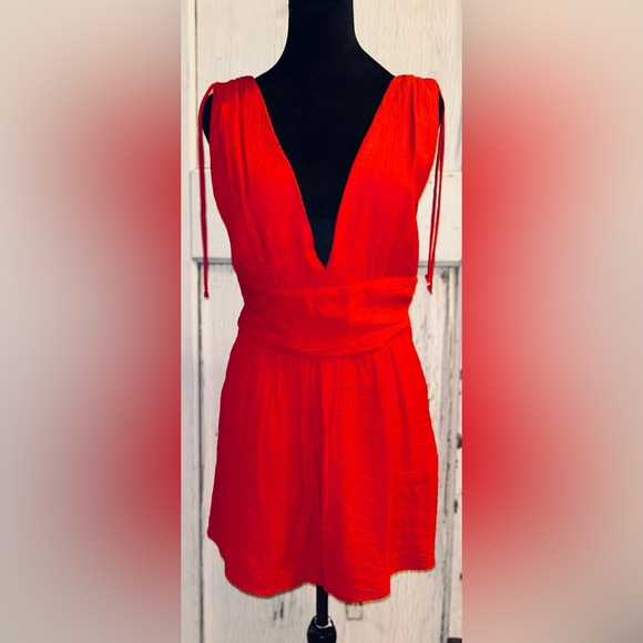 🎈Red Plunging Romper -NWT❤️ - Picture 3 of 5